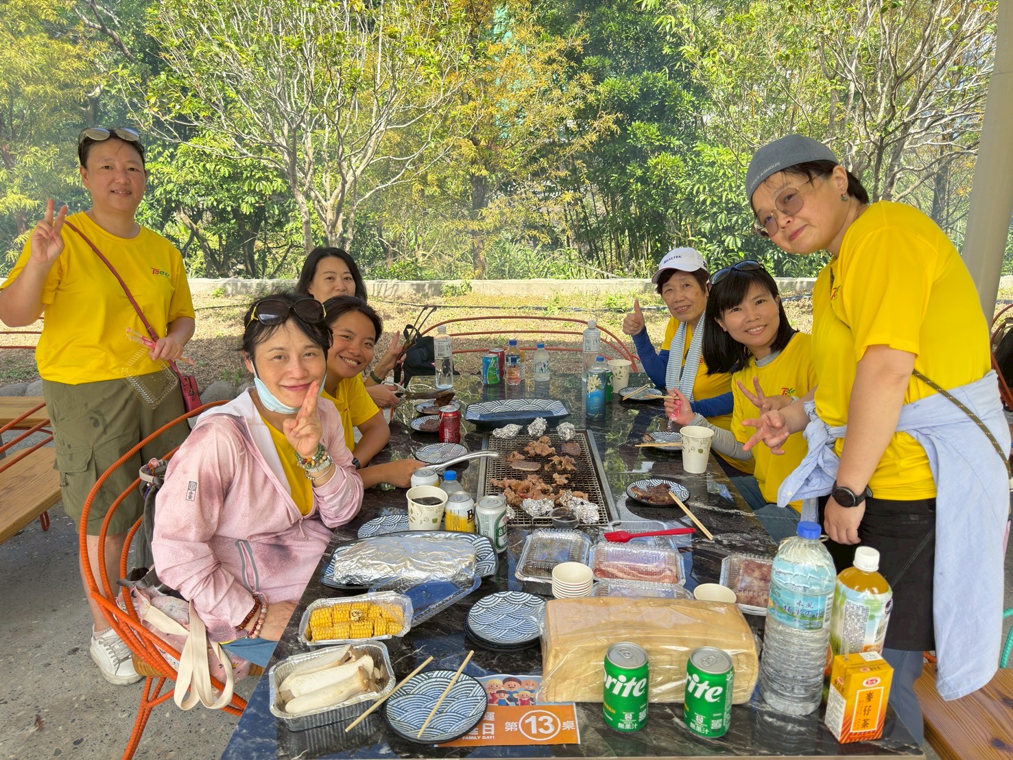 LINE_ALBUM_20251018 淨灘_家庭日_251020_9